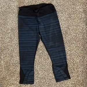 Lululemon cropped running leggings, size 8, navy blue and black